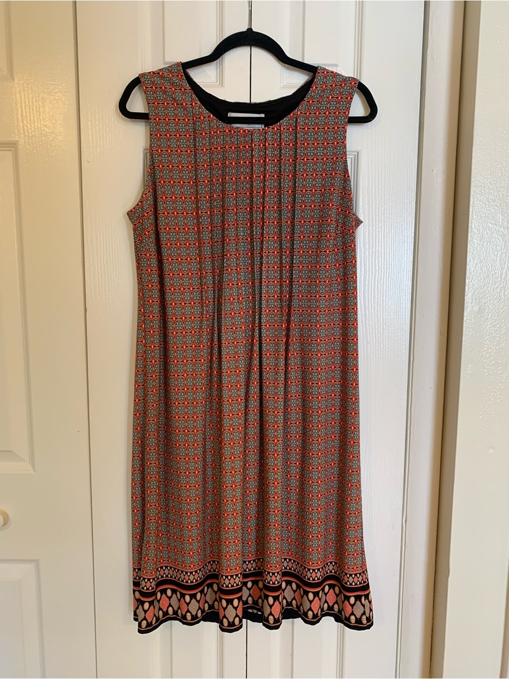 Sleeveless Midi Shift Dress in Coral and Black